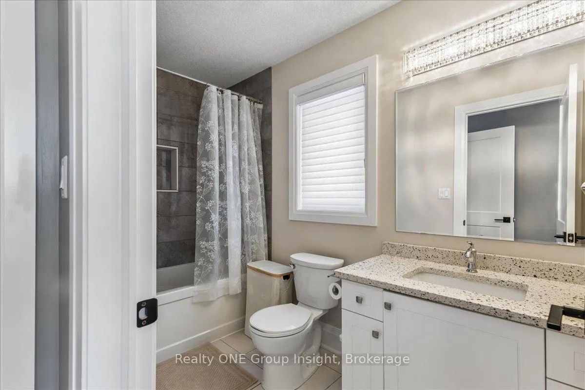 Photo 35 of 570 Bridgemill Crescent, Kitchener, Grand River South — HOMEH