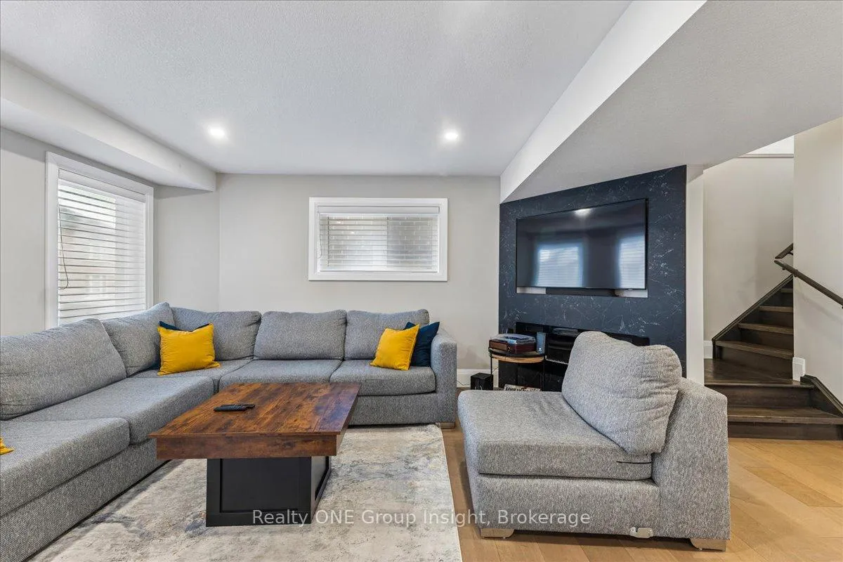 Photo 40 of 570 Bridgemill Crescent, Kitchener, Grand River South — HOMEH