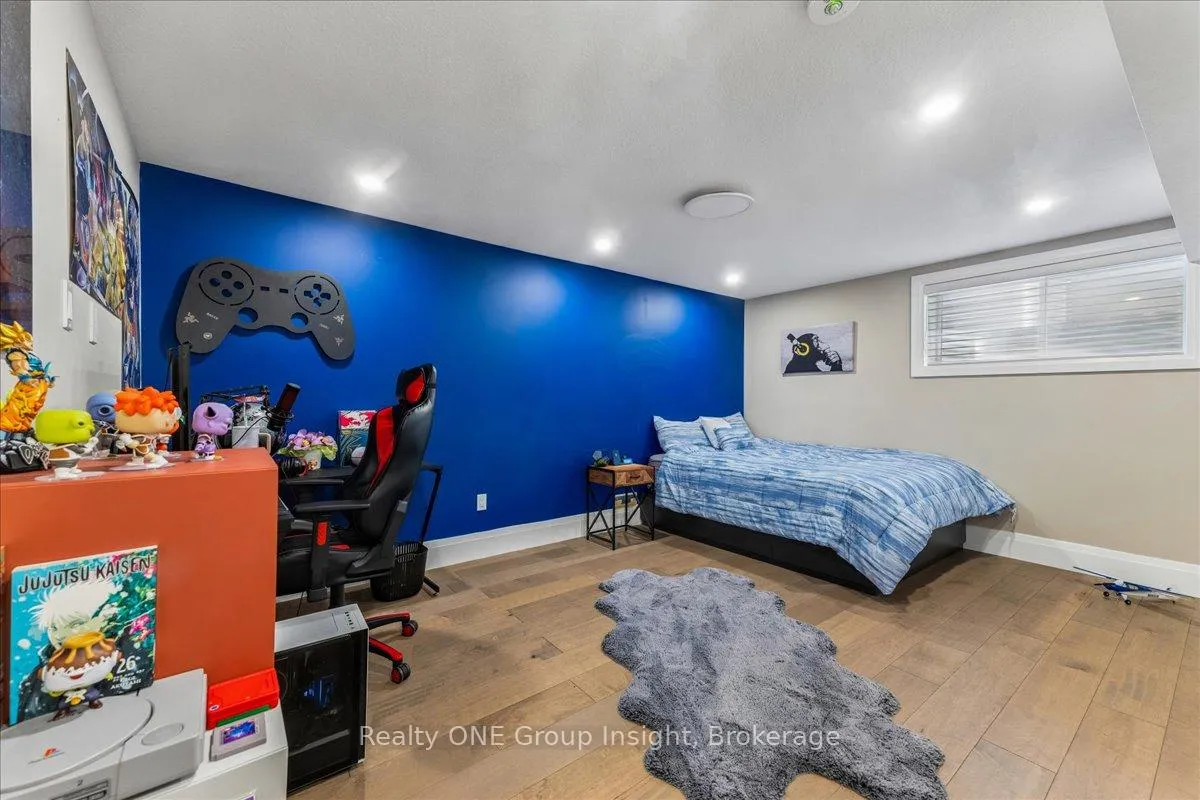 Photo 42 of 570 Bridgemill Crescent, Kitchener, Grand River South — HOMEH