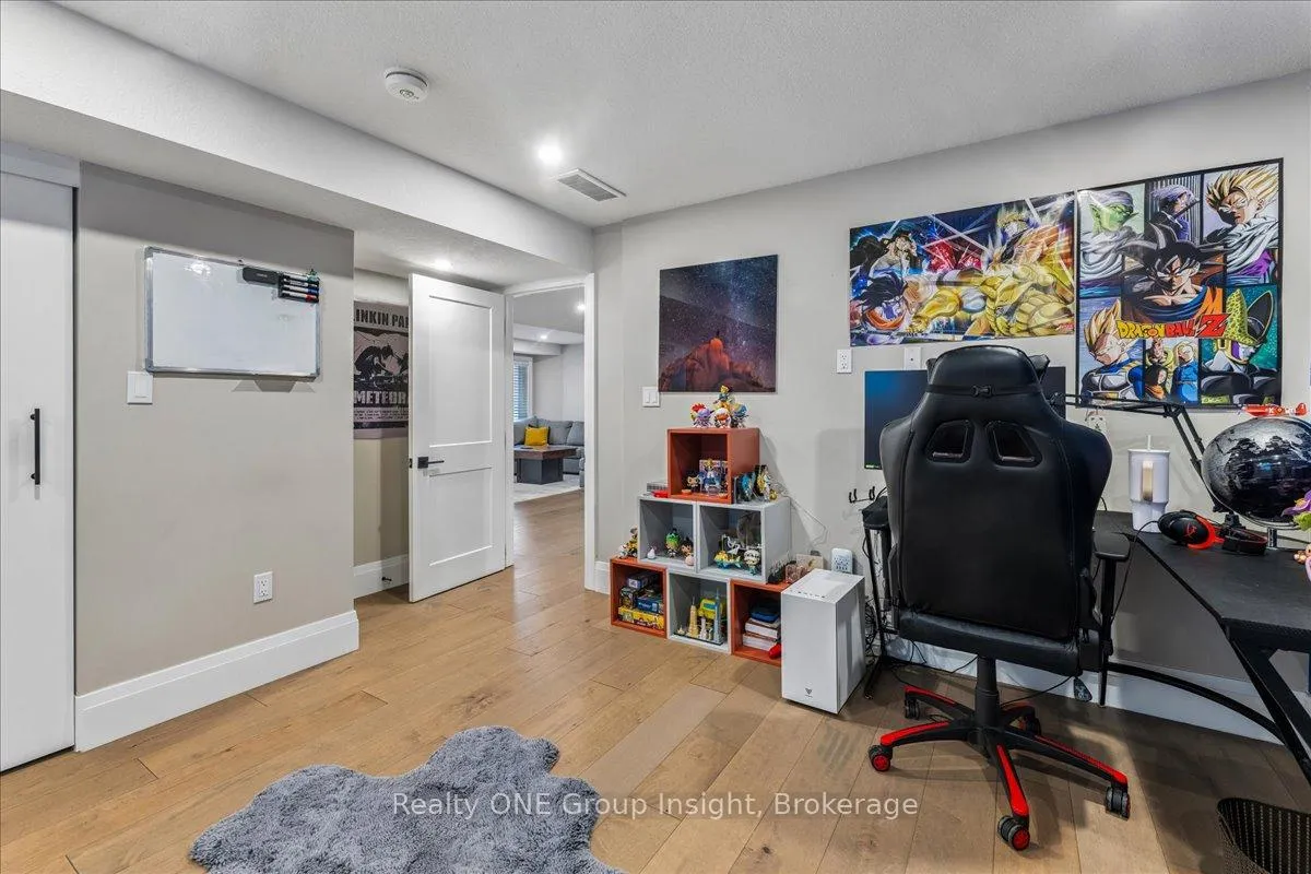 Photo 43 of 570 Bridgemill Crescent, Kitchener, Grand River South — HOMEH