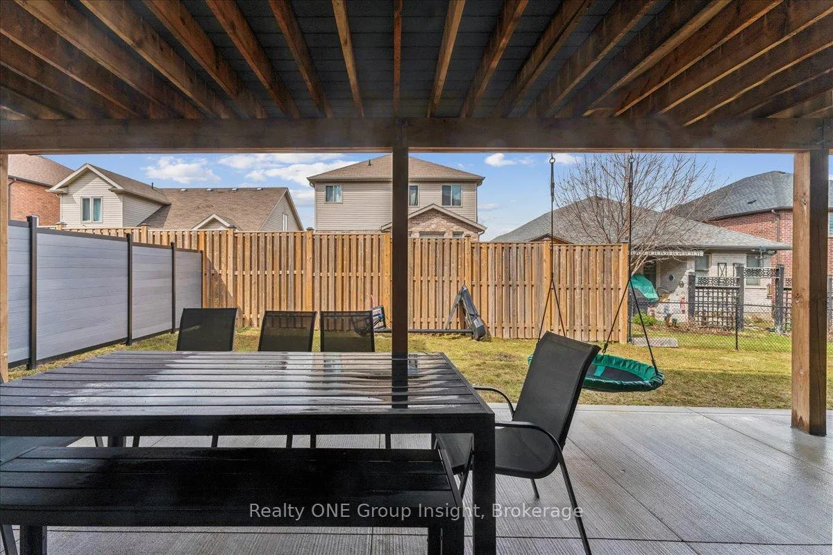 Photo 47 of 570 Bridgemill Crescent, Kitchener, Grand River South — HOMEH