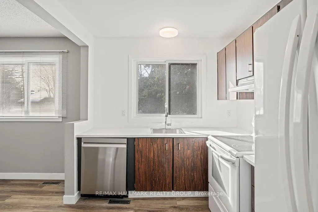 Photo 9 of Unit 48, 2276 Orient Park Drive, Ottawa, Blackburn Hamlet (South) — HOMEH