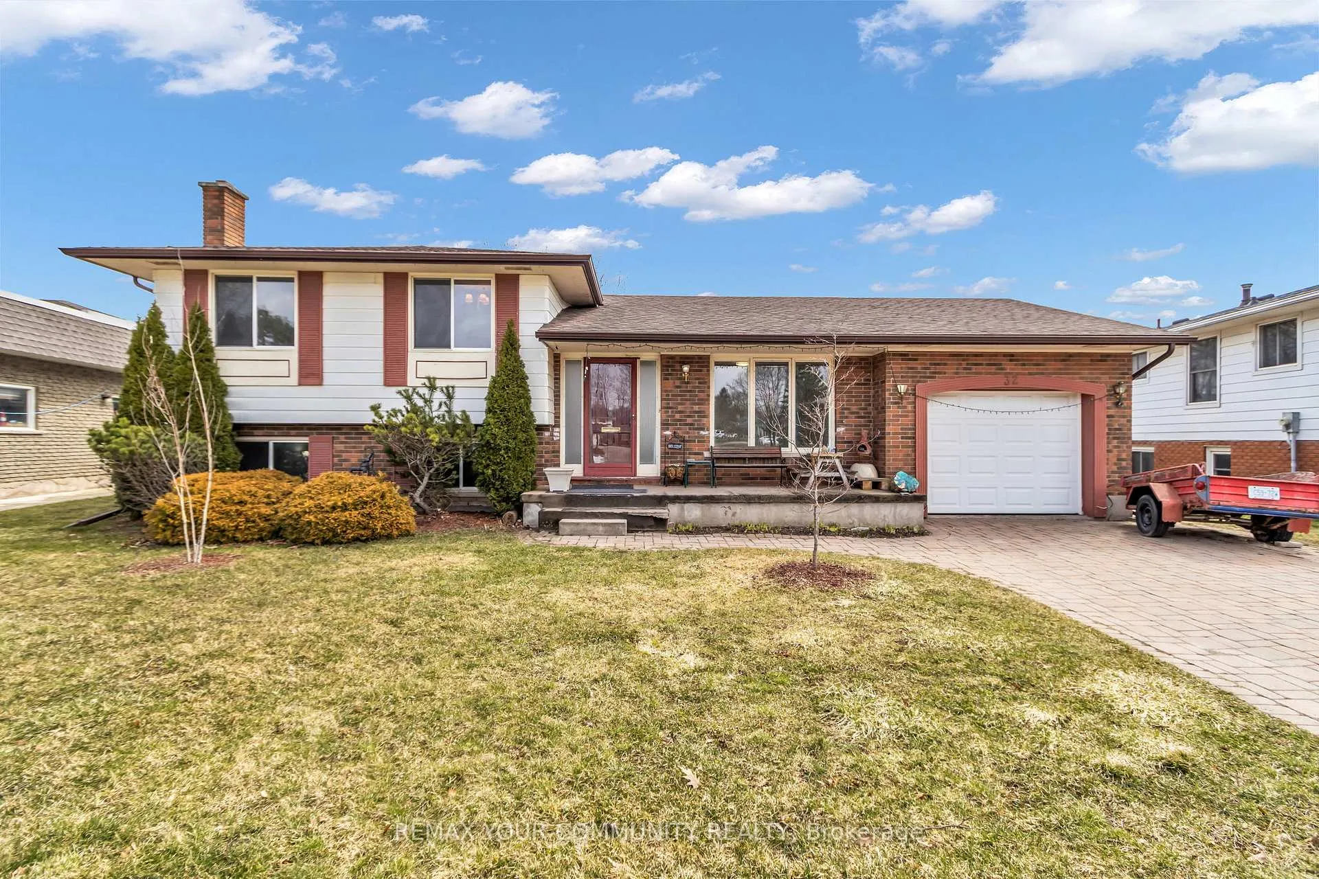 Photo 1 of 32 Wellbrook Boulevard, Welland, Prince Charles — HOMEH