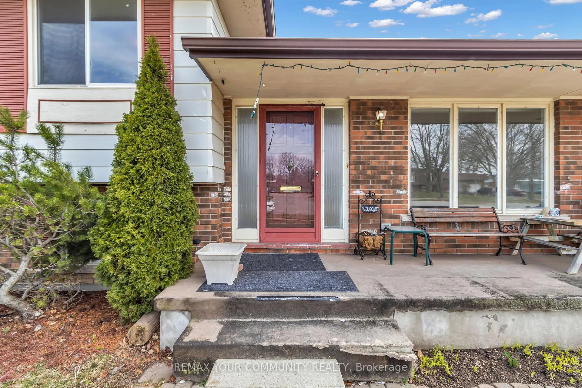 Photo 3 of 32 Wellbrook Boulevard, Welland, Prince Charles — HOMEH
