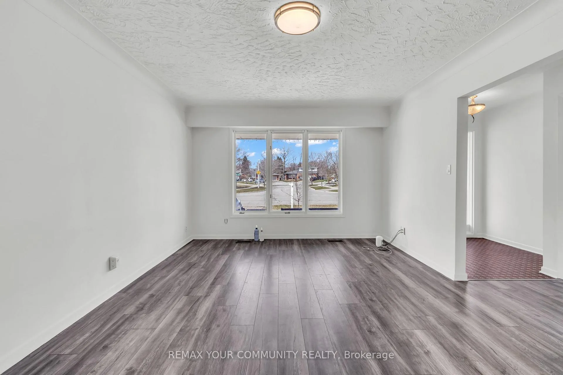 Photo 7 of 32 Wellbrook Boulevard, Welland, Prince Charles — HOMEH