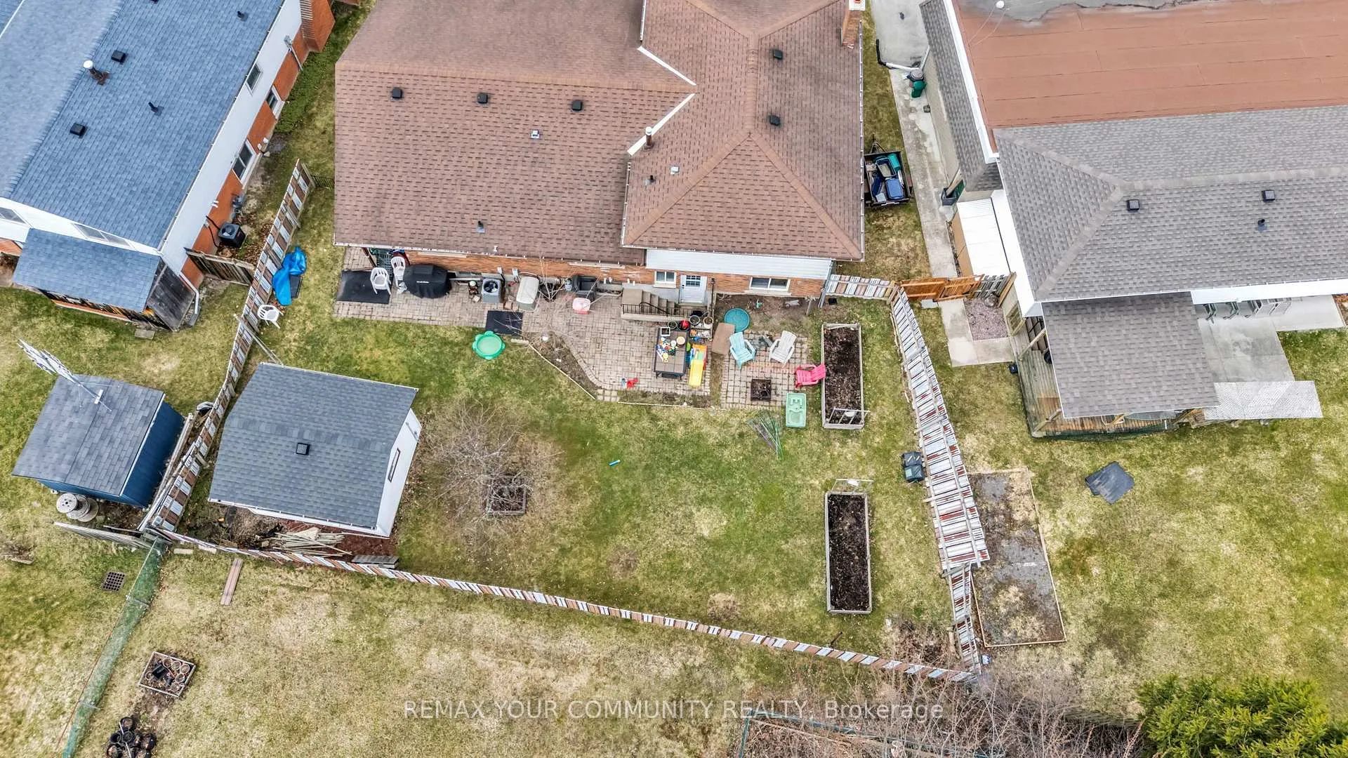 Photo 33 of 32 Wellbrook Boulevard, Welland, Prince Charles — HOMEH