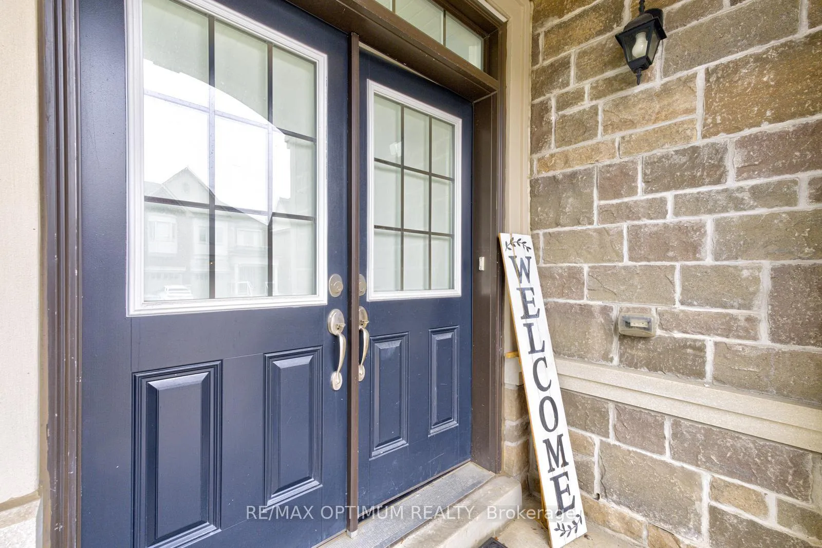 Photo 4 of 35 Andretti Crescent, Brampton, Credit Valley — HOMEH
