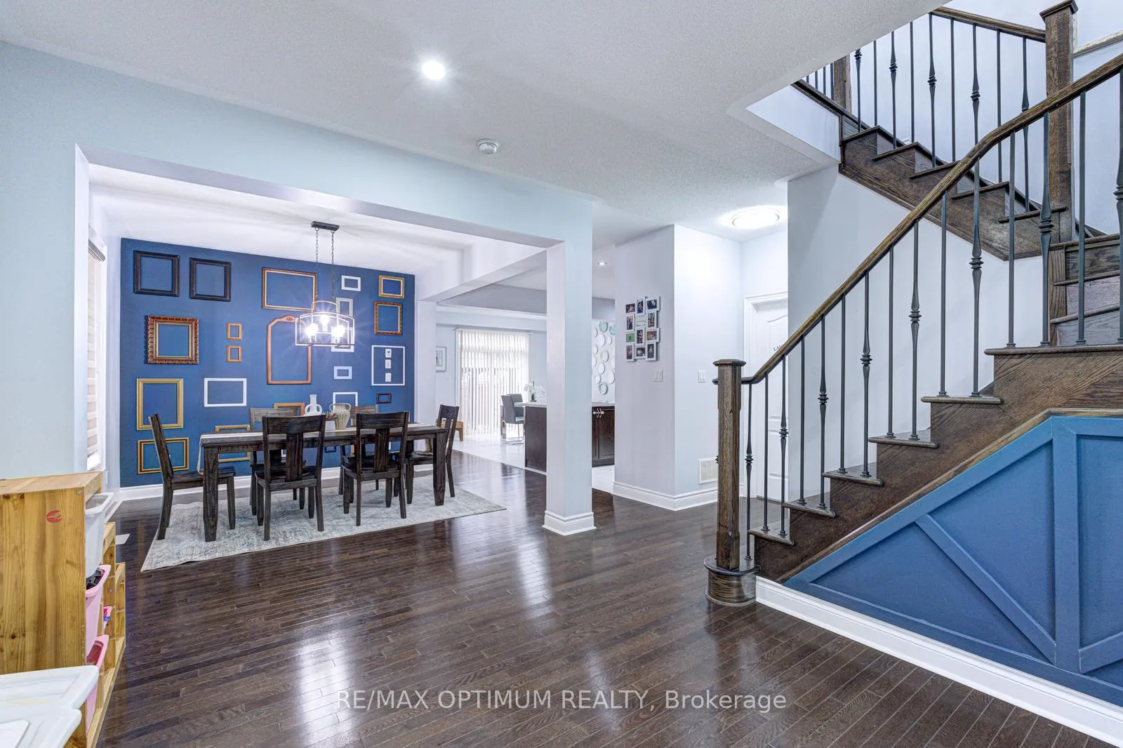Photo 5 of 35 Andretti Crescent, Brampton, Credit Valley — HOMEH