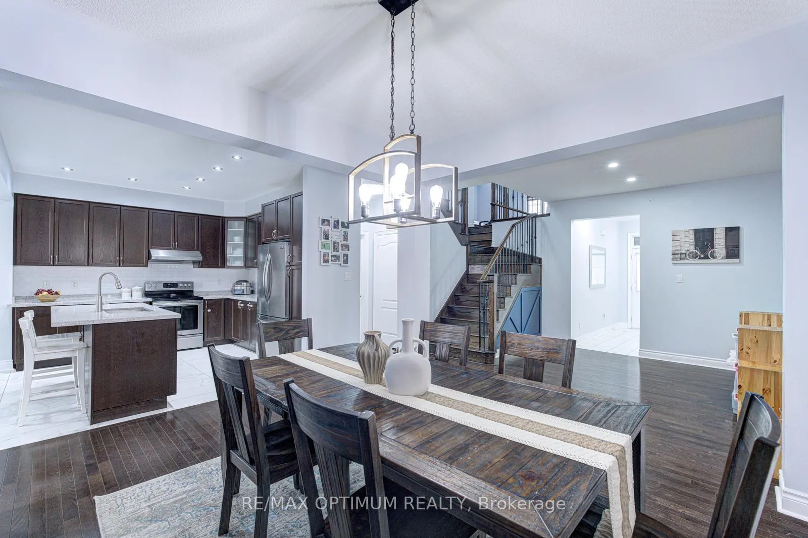 Photo 9 of 35 Andretti Crescent, Brampton, Credit Valley — HOMEH