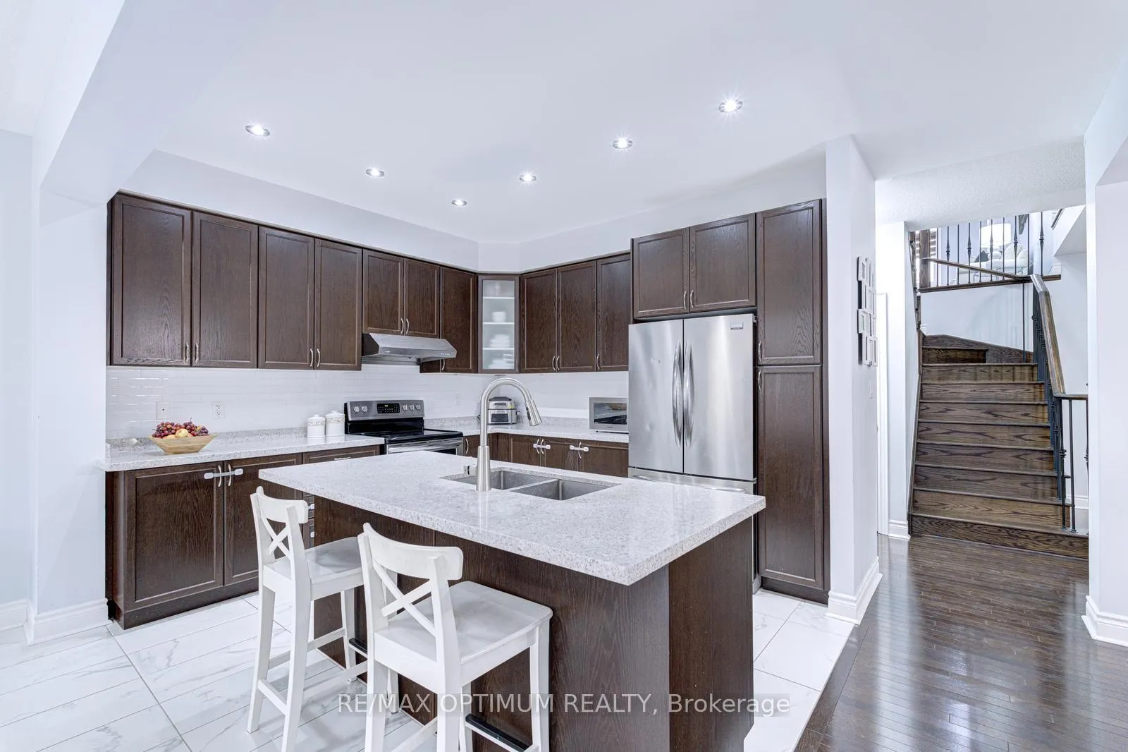 Photo 11 of 35 Andretti Crescent, Brampton, Credit Valley — HOMEH