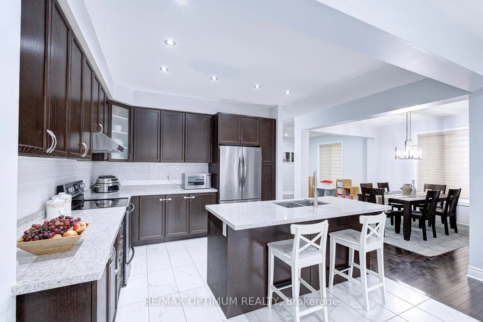 Photo 12 of 35 Andretti Crescent, Brampton, Credit Valley — HOMEH