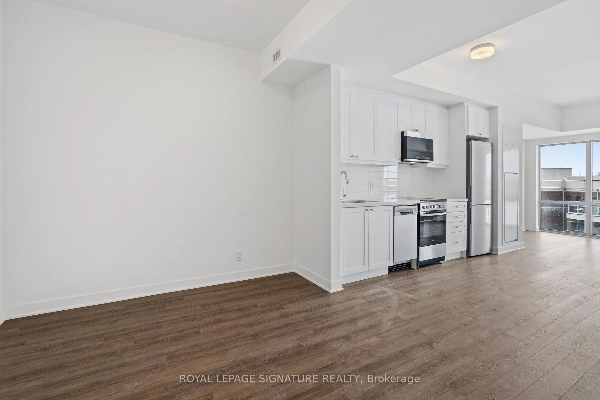 Photo 4 of Unit 411, 51 Clarington Boulevard, Clarington, Bowmanville — HOMEH