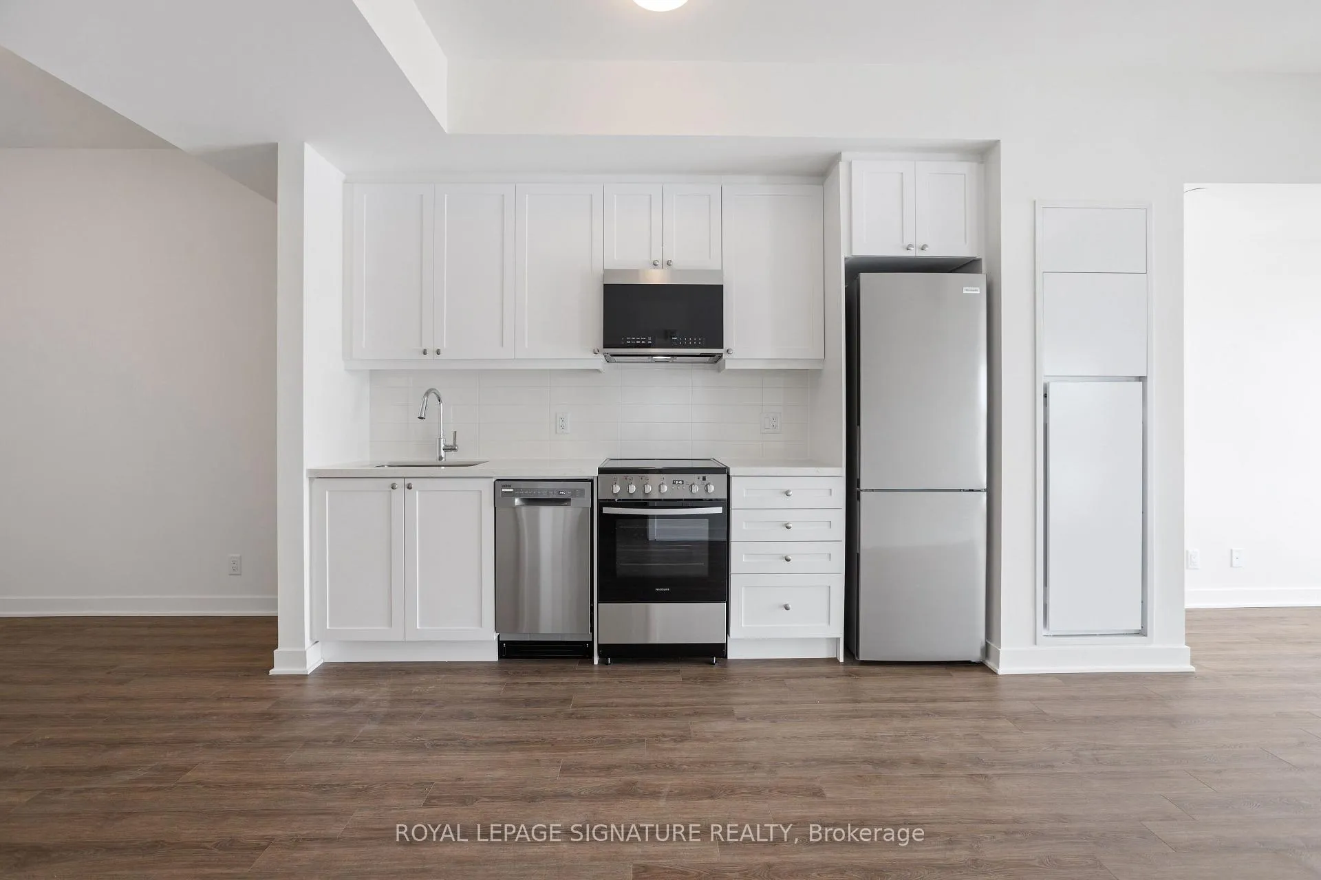 Photo 10 of Unit 411, 51 Clarington Boulevard, Clarington, Bowmanville — HOMEH