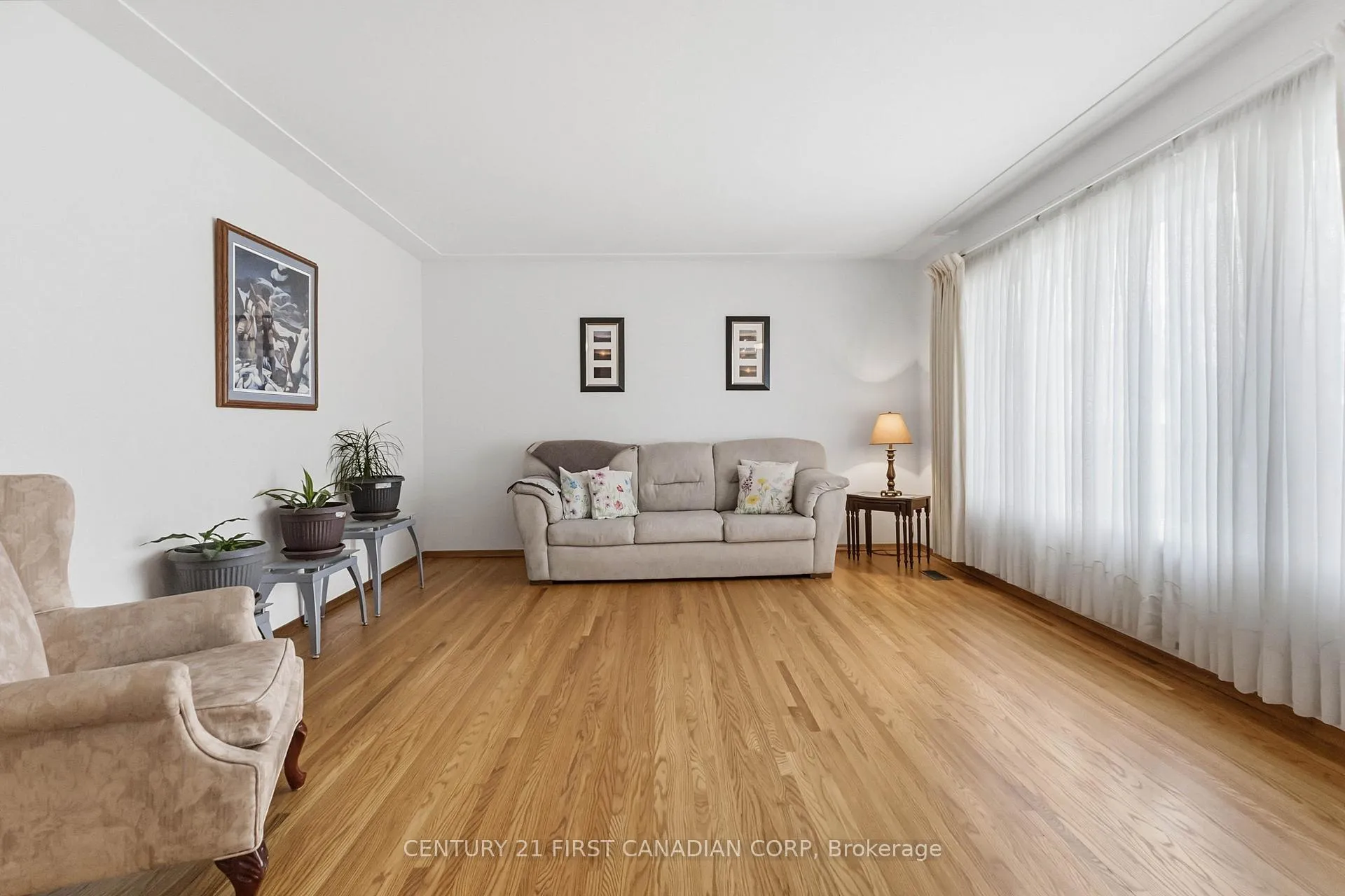 Photo 9 of 7 Howard Place, St. Thomas — HOMEH
