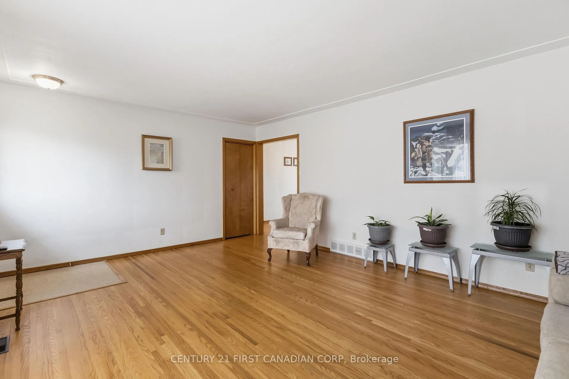 Photo 12 of 7 Howard Place, St. Thomas — HOMEH