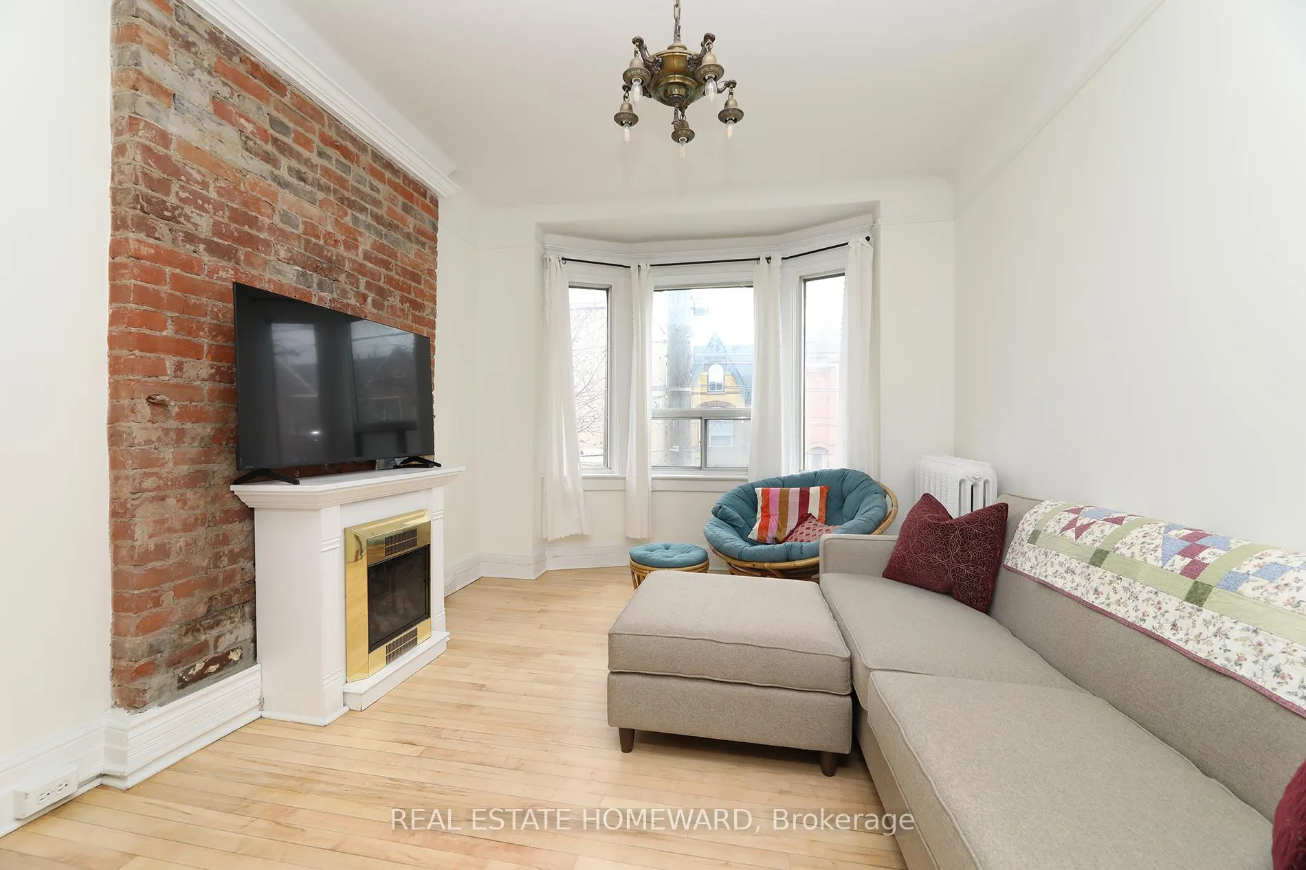 Photo 5 of Unit 2, 1378 Queen Street E, Toronto, Greenwood-Coxwell — HOMEH