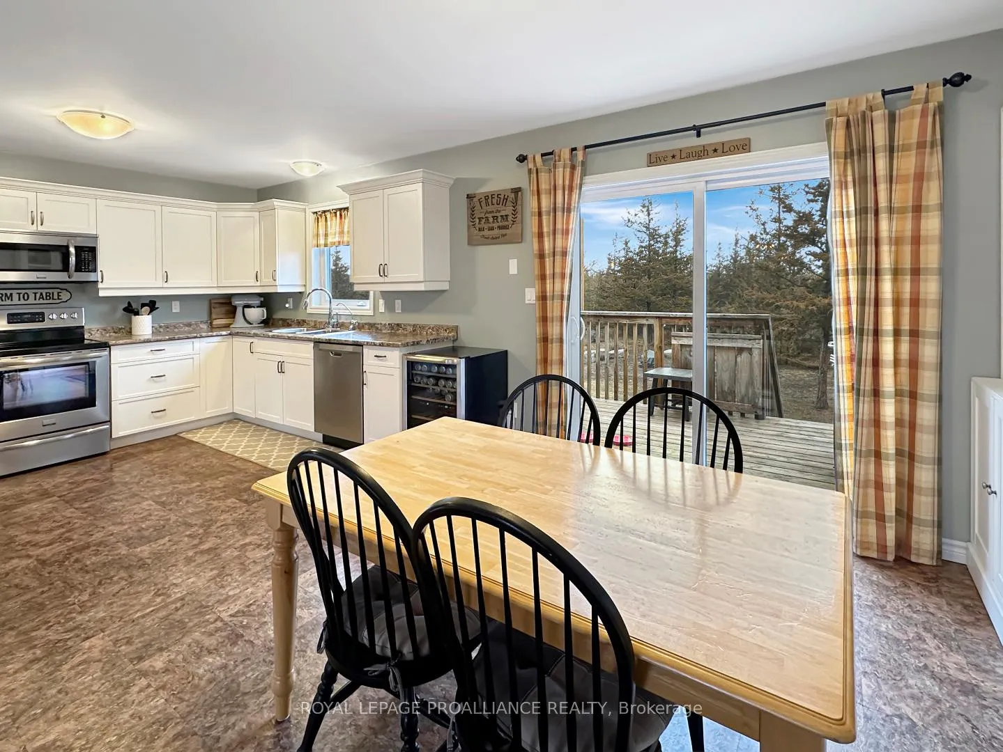 Photo 13 of 2073 Shannon Road, Tyendinaga, Tyendinaga Township — HOMEH