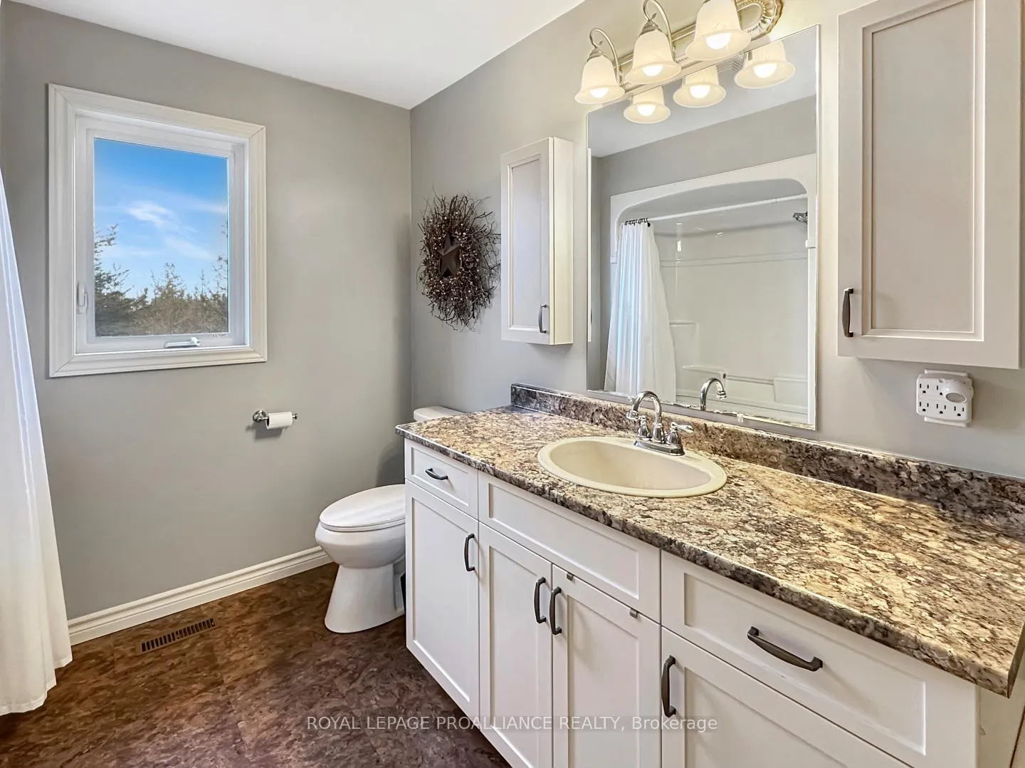 Photo 25 of 2073 Shannon Road, Tyendinaga, Tyendinaga Township — HOMEH