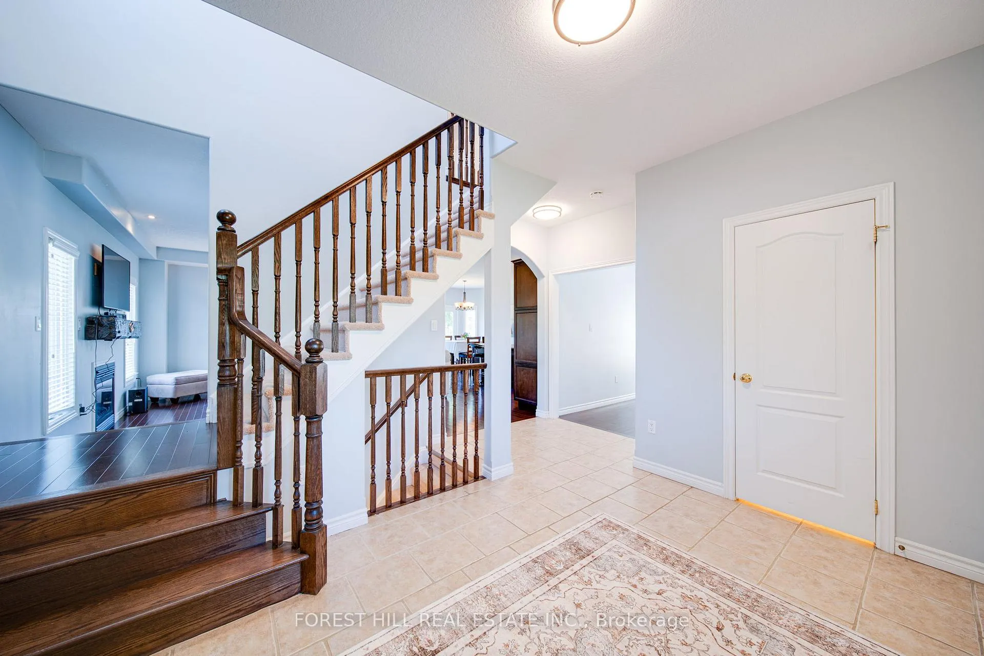 Photo 5 of 54 Chamberlain Crescent, Collingwood — HOMEH