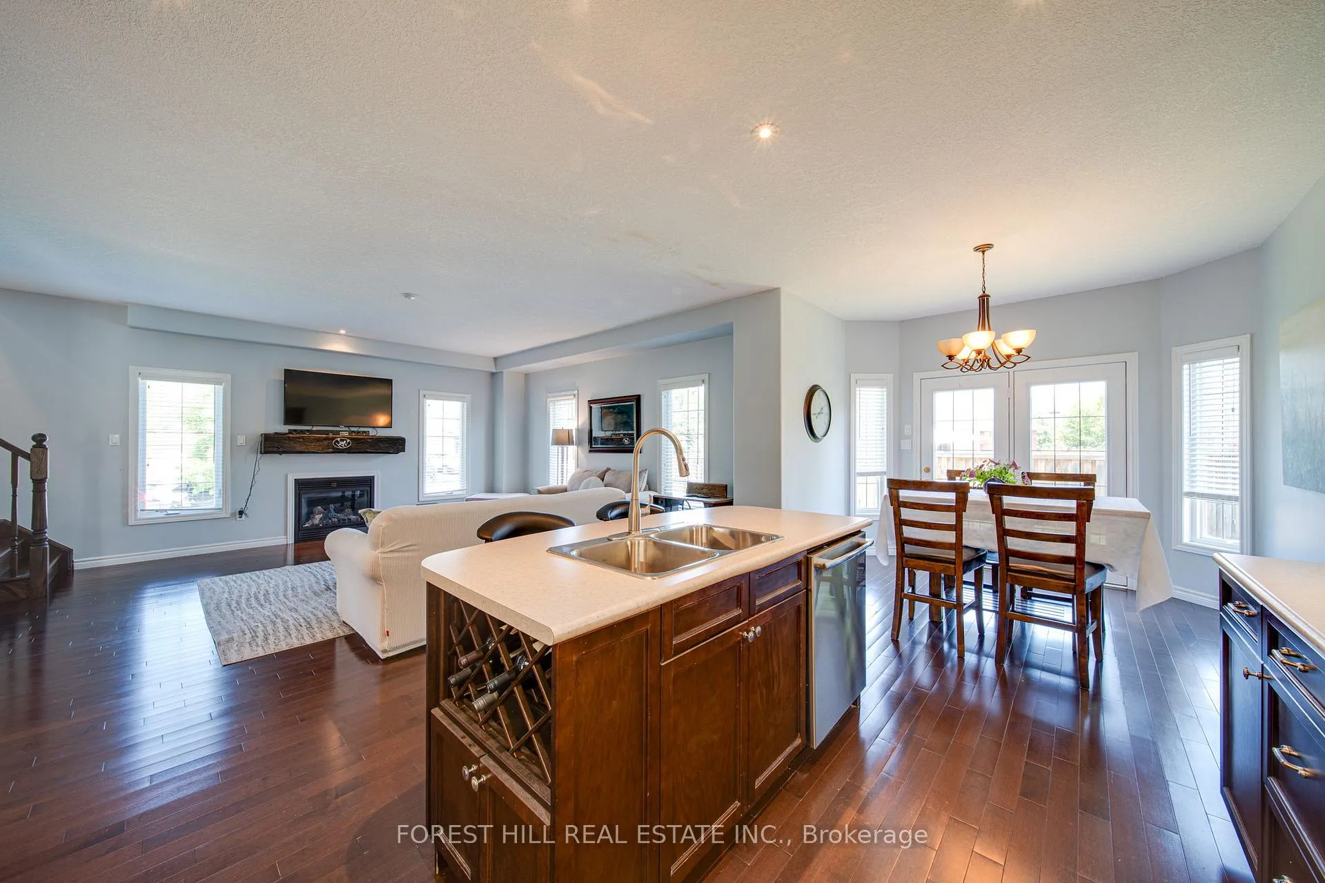 Photo 16 of 54 Chamberlain Crescent, Collingwood — HOMEH