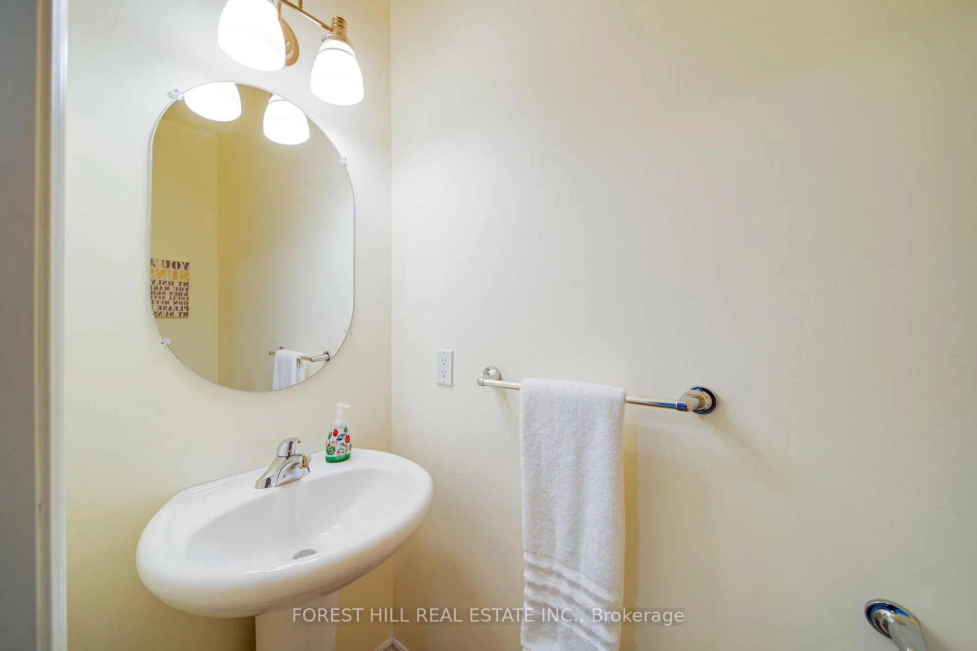 Photo 23 of 54 Chamberlain Crescent, Collingwood — HOMEH