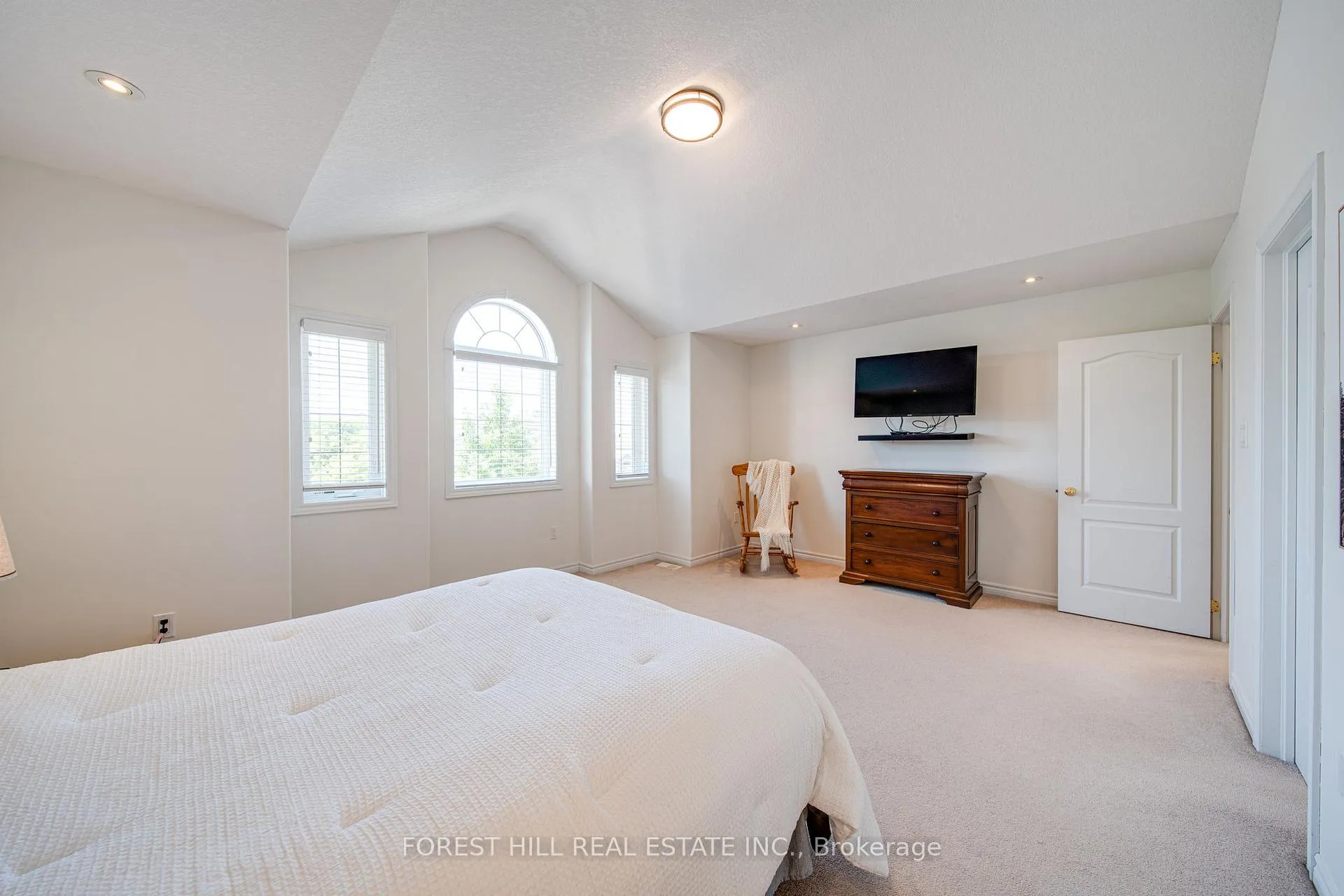 Photo 31 of 54 Chamberlain Crescent, Collingwood — HOMEH