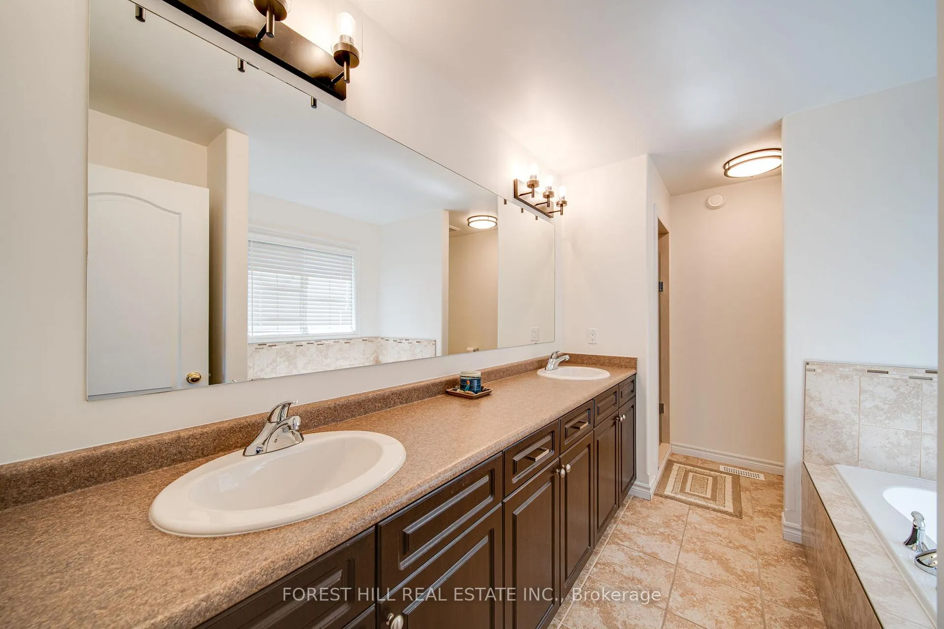 Photo 32 of 54 Chamberlain Crescent, Collingwood — HOMEH