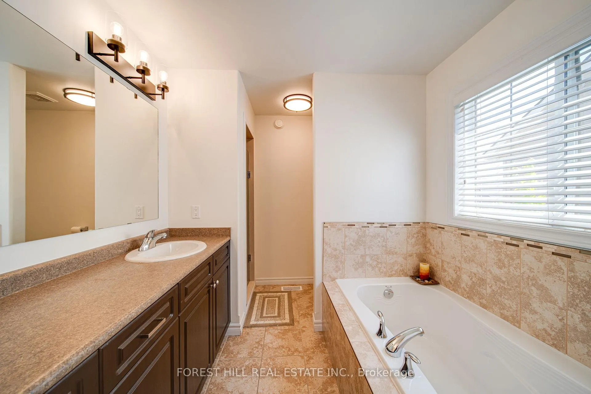 Photo 33 of 54 Chamberlain Crescent, Collingwood — HOMEH