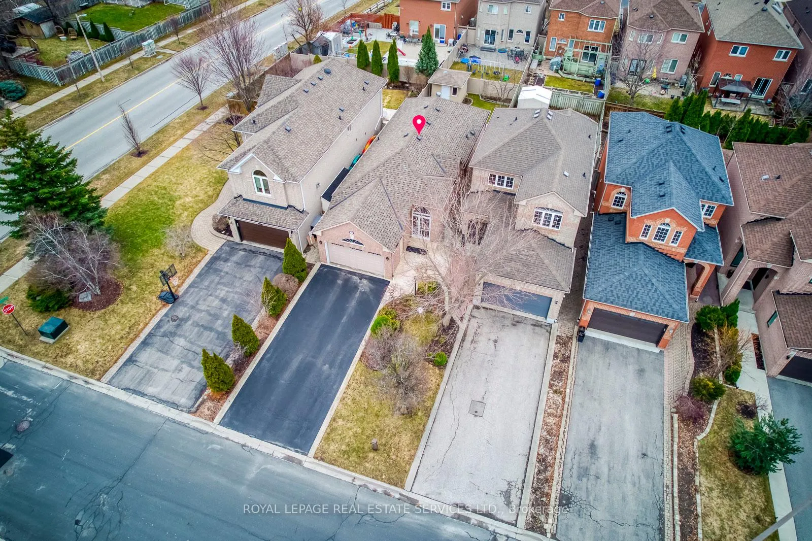 Photo 3 of 236 Slywood Crescent, Vaughan, Vellore Village — HOMEH