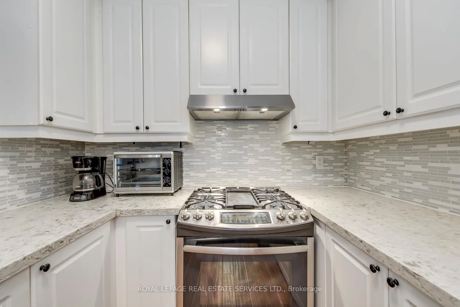 Photo 19 of 236 Slywood Crescent, Vaughan, Vellore Village — HOMEH