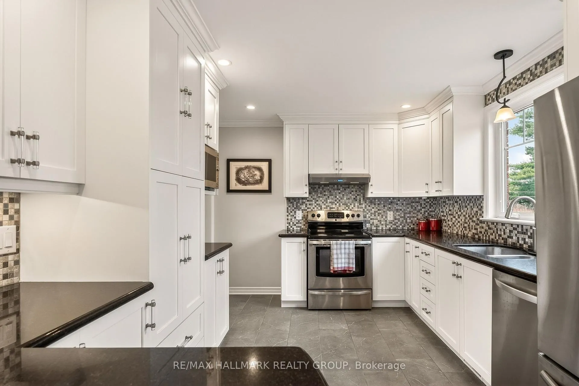 Photo 11 of 6553 Michelangelo Court, Ottawa, North Gower — HOMEH