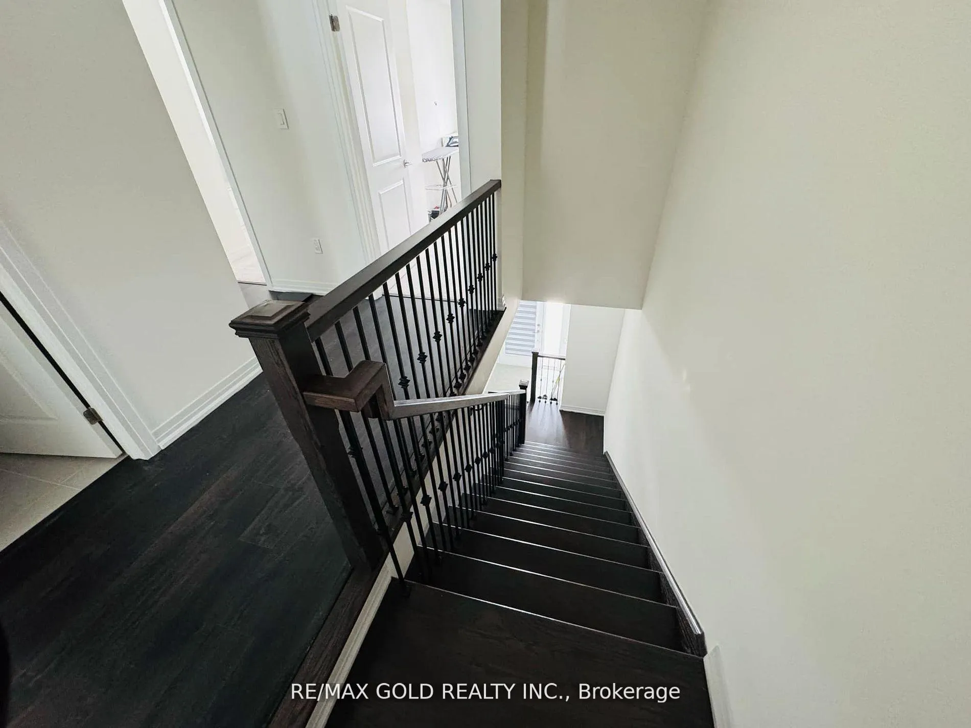 Photo 6 of 35 George Brier Drive E, Brant, Paris — HOMEH