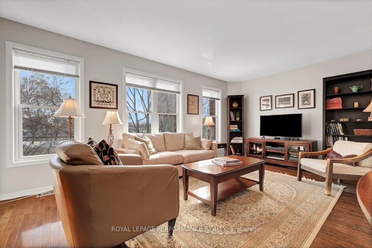 Photo 5 of 175 Arcola Private, Ottawa, Overbrook/Castle Heights — HOMEH