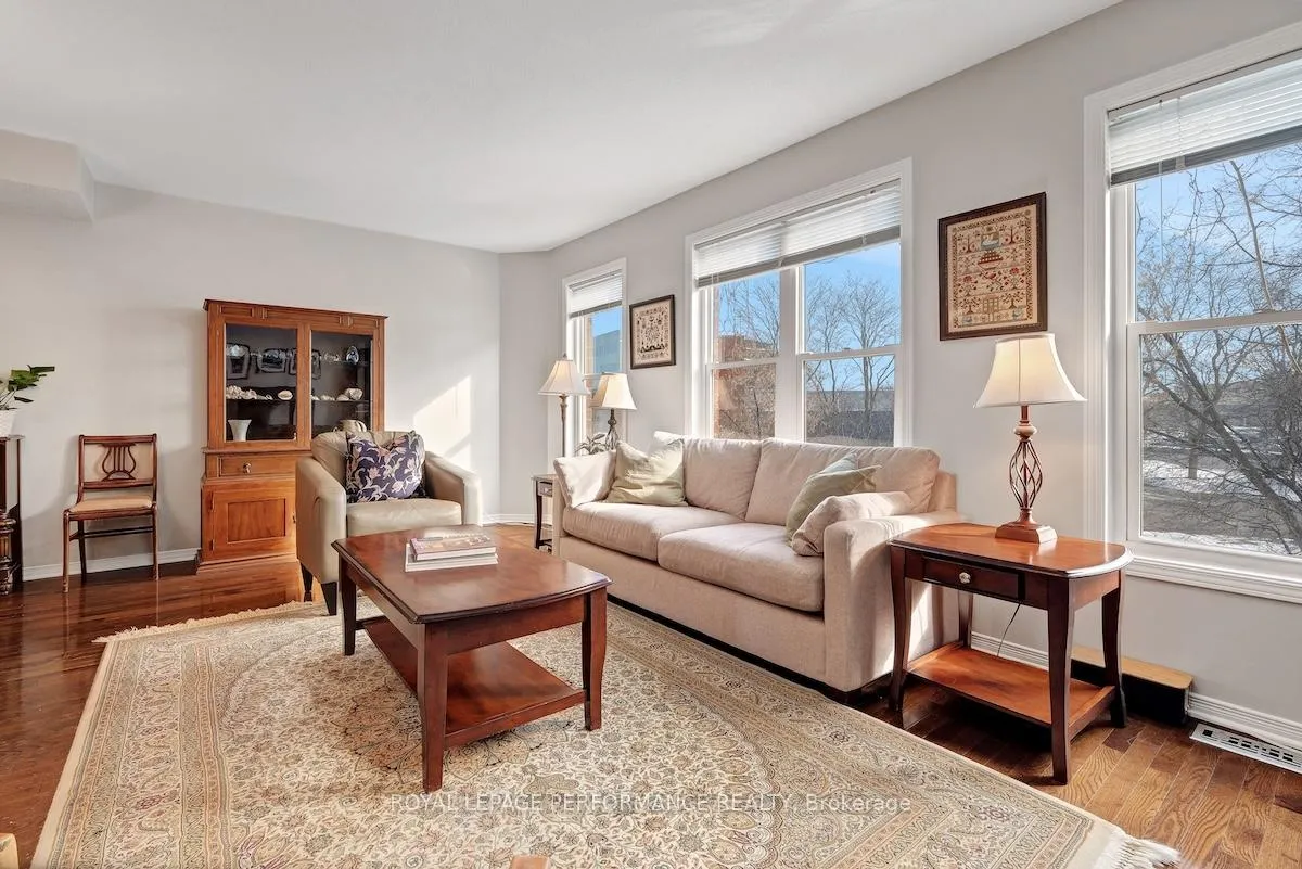 Photo 6 of 175 Arcola Private, Ottawa, Overbrook/Castle Heights — HOMEH
