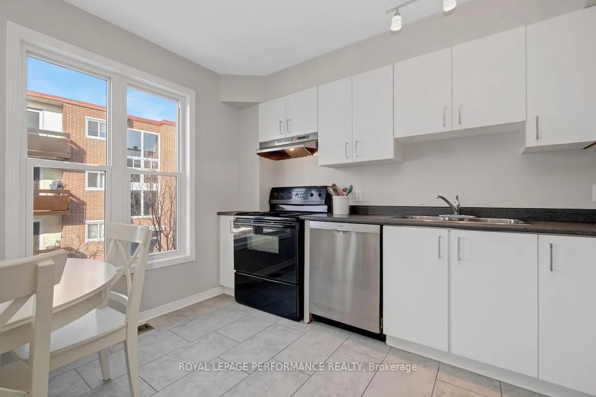 Photo 14 of 175 Arcola Private, Ottawa, Overbrook/Castle Heights — HOMEH