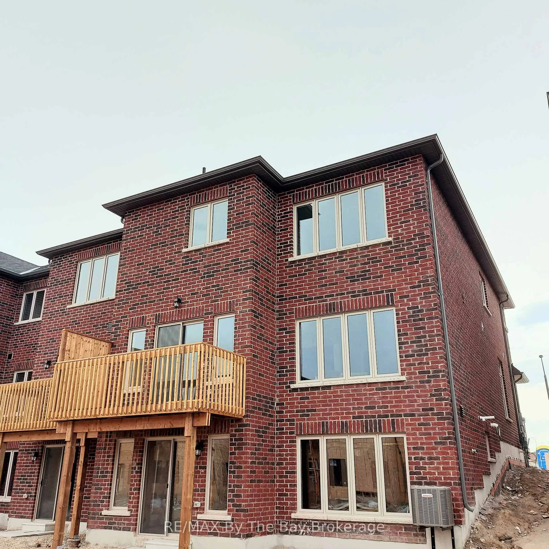 Photo 3 of 19 Federica Crescent, Wasaga Beach — HOMEH