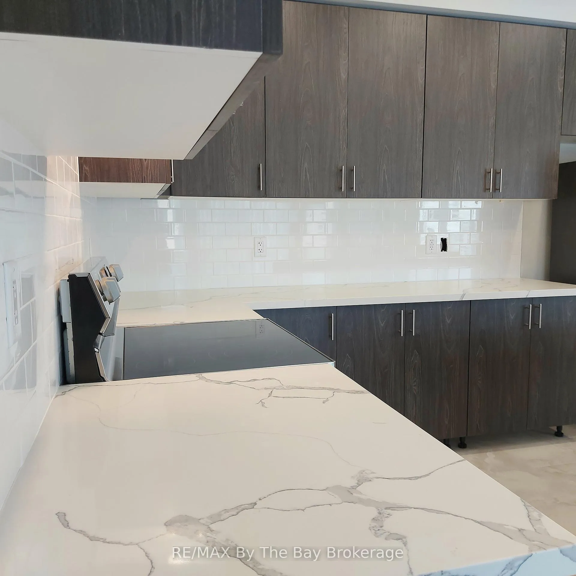 Photo 9 of 19 Federica Crescent, Wasaga Beach — HOMEH