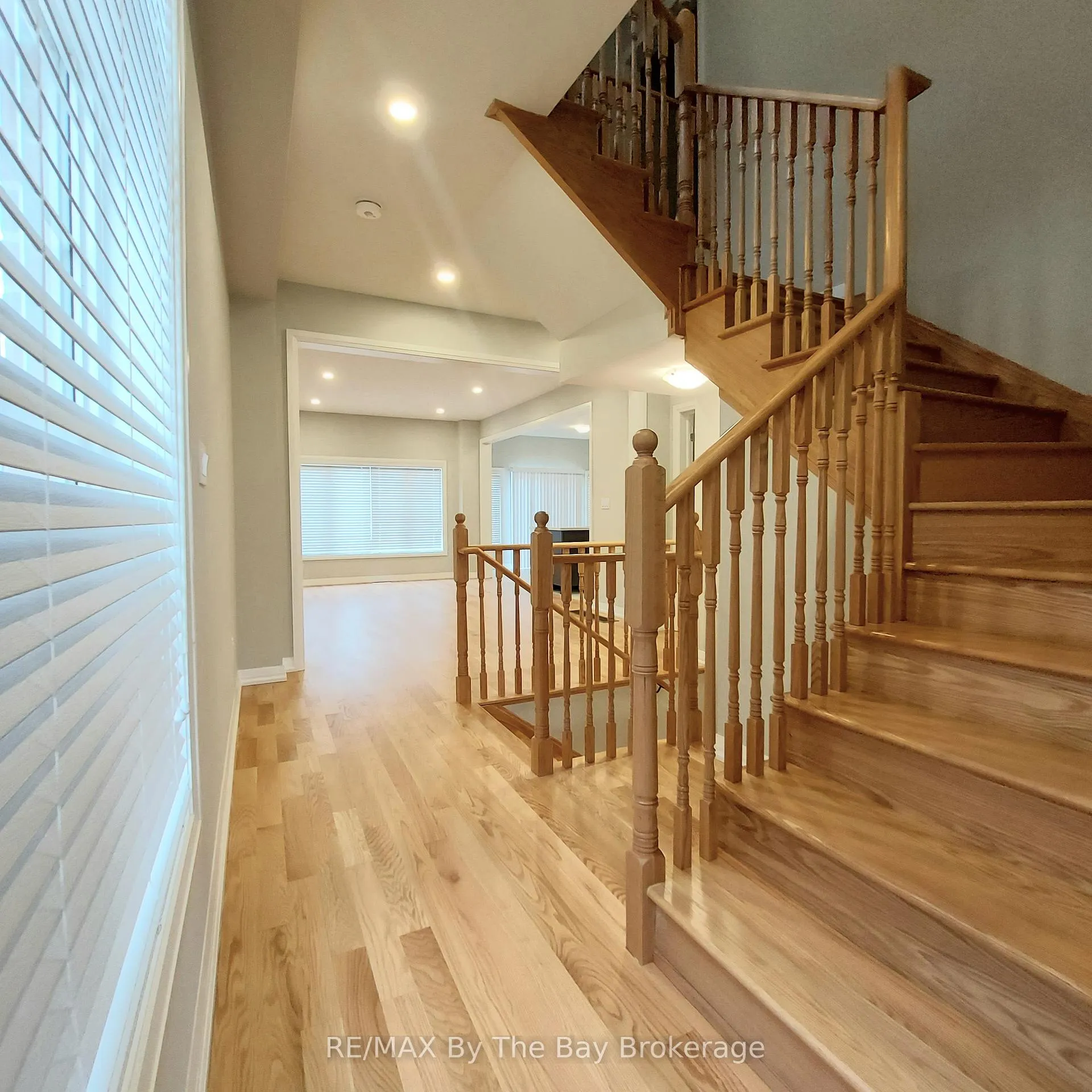 Photo 14 of 19 Federica Crescent, Wasaga Beach — HOMEH