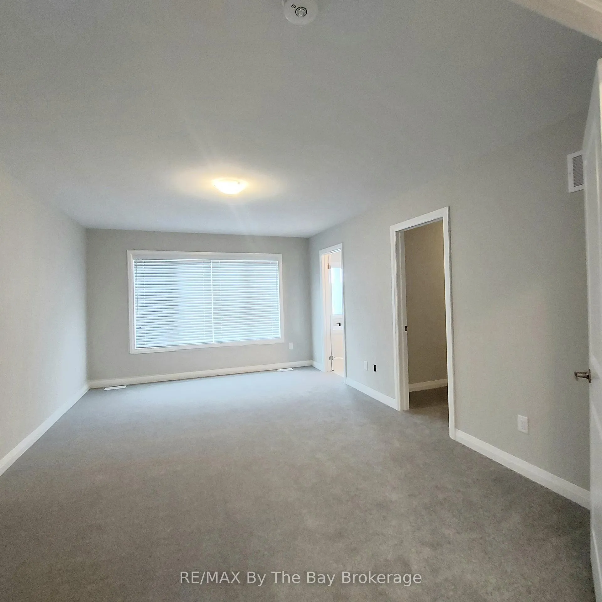 Photo 16 of 19 Federica Crescent, Wasaga Beach — HOMEH