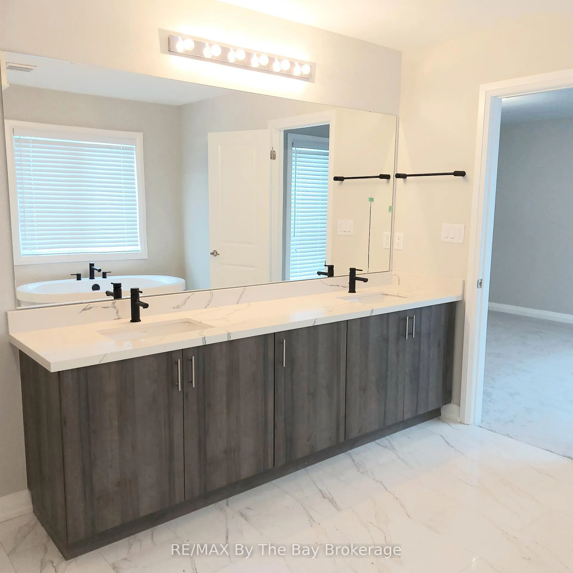 Photo 19 of 19 Federica Crescent, Wasaga Beach — HOMEH