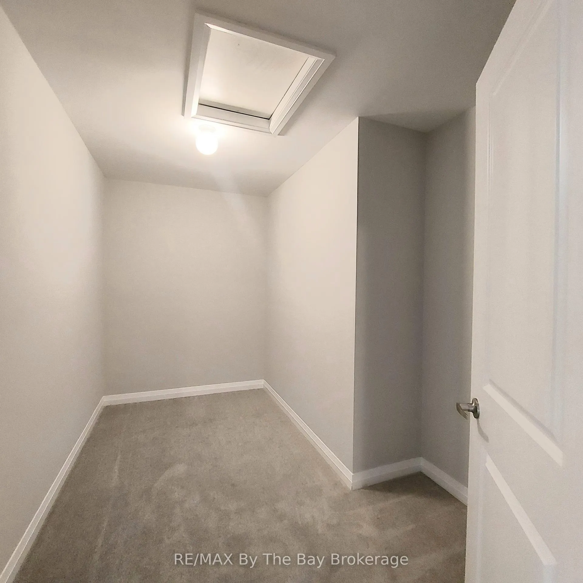 Photo 20 of 19 Federica Crescent, Wasaga Beach — HOMEH