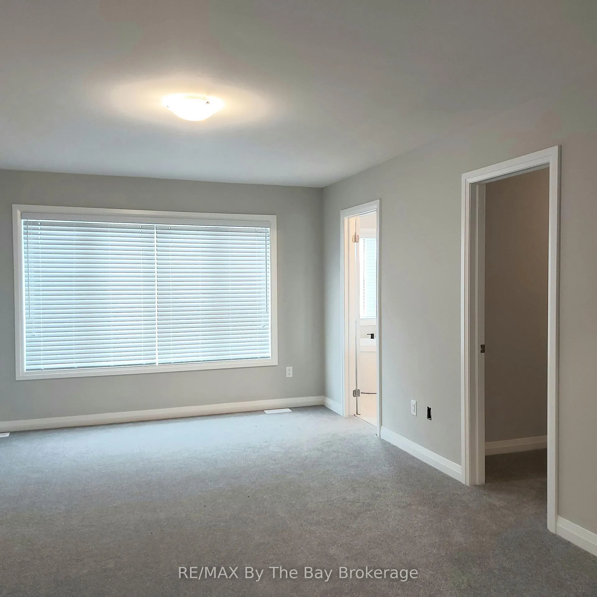 Photo 21 of 19 Federica Crescent, Wasaga Beach — HOMEH