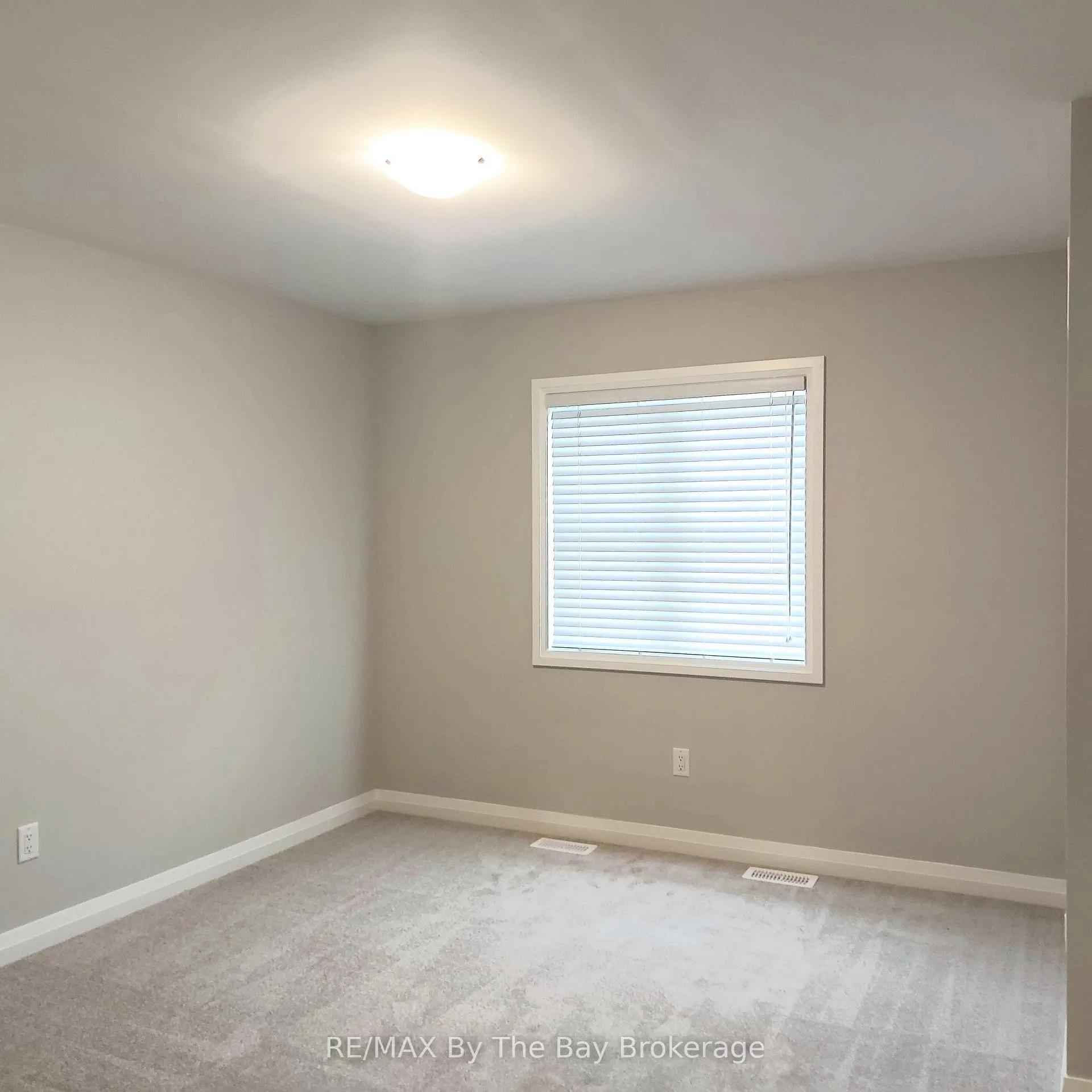 Photo 27 of 19 Federica Crescent, Wasaga Beach — HOMEH