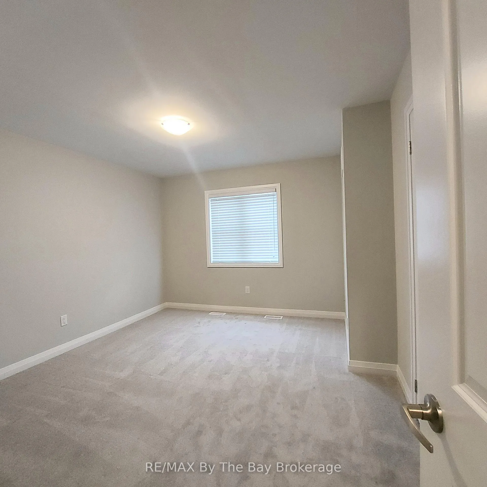 Photo 28 of 19 Federica Crescent, Wasaga Beach — HOMEH