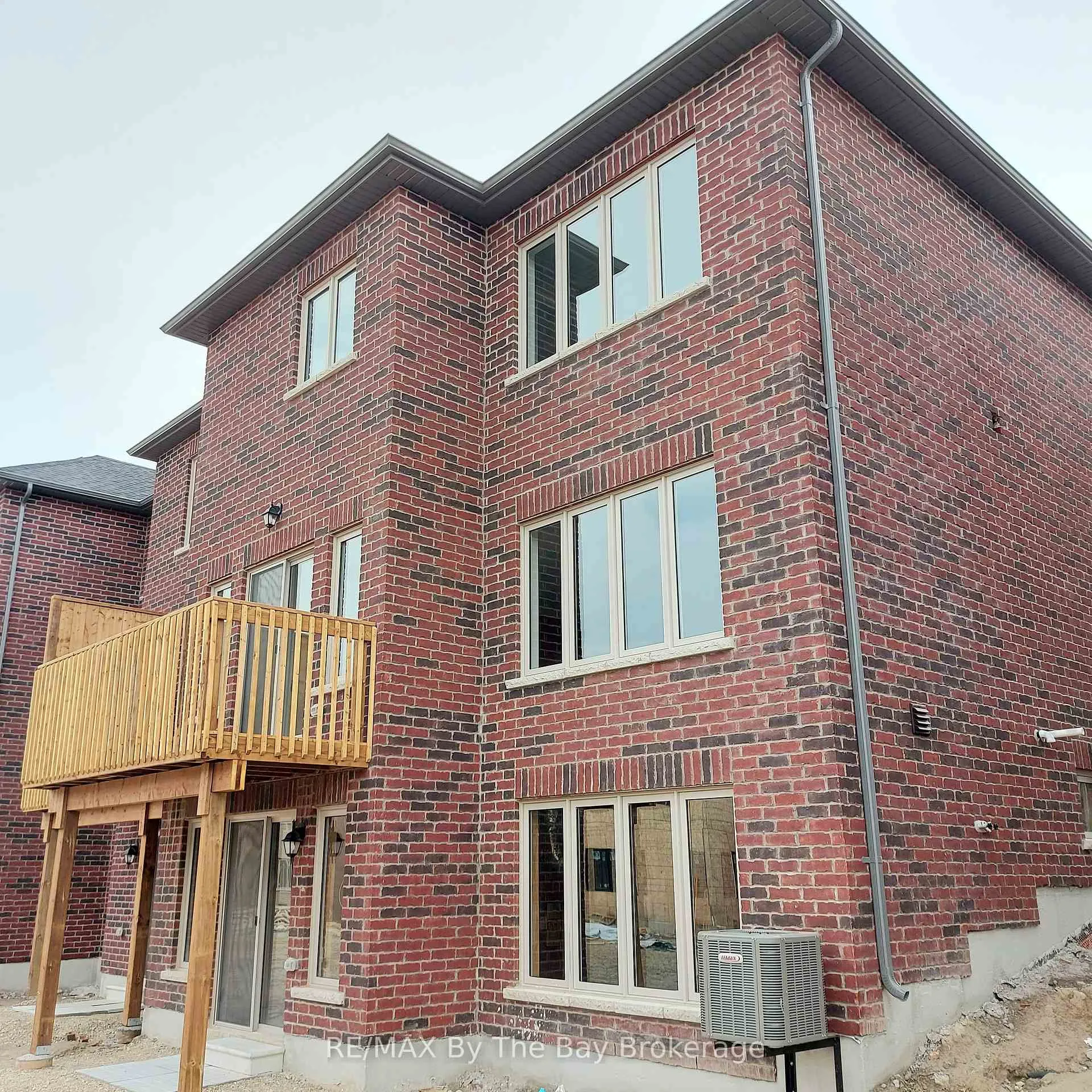Photo 32 of 19 Federica Crescent, Wasaga Beach — HOMEH
