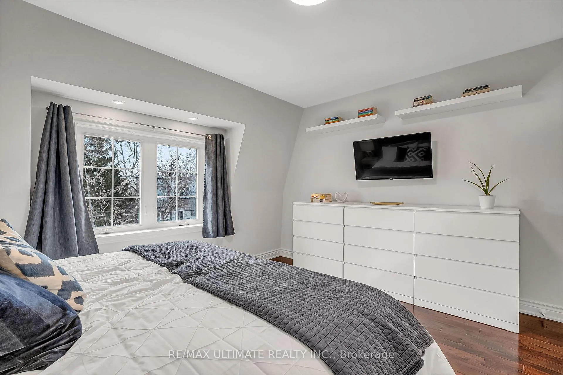 Photo 24 of 429 Jones Avenue, Toronto, Blake-Jones — HOMEH