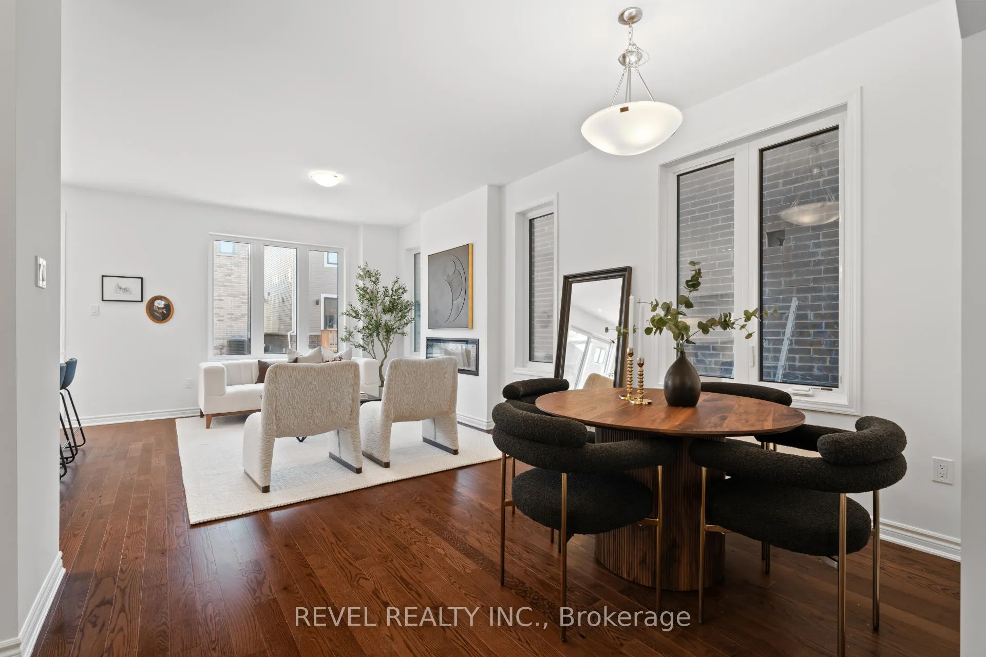 Photo 5 of 1367 Hearns Place, Milton, Bowes — HOMEH