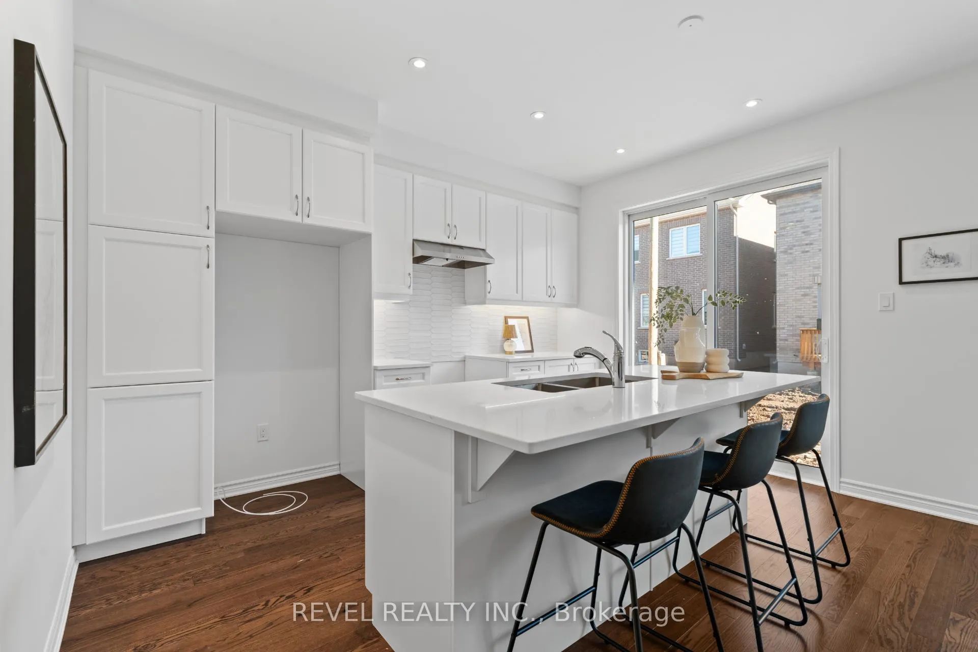 Photo 13 of 1367 Hearns Place, Milton, Bowes — HOMEH