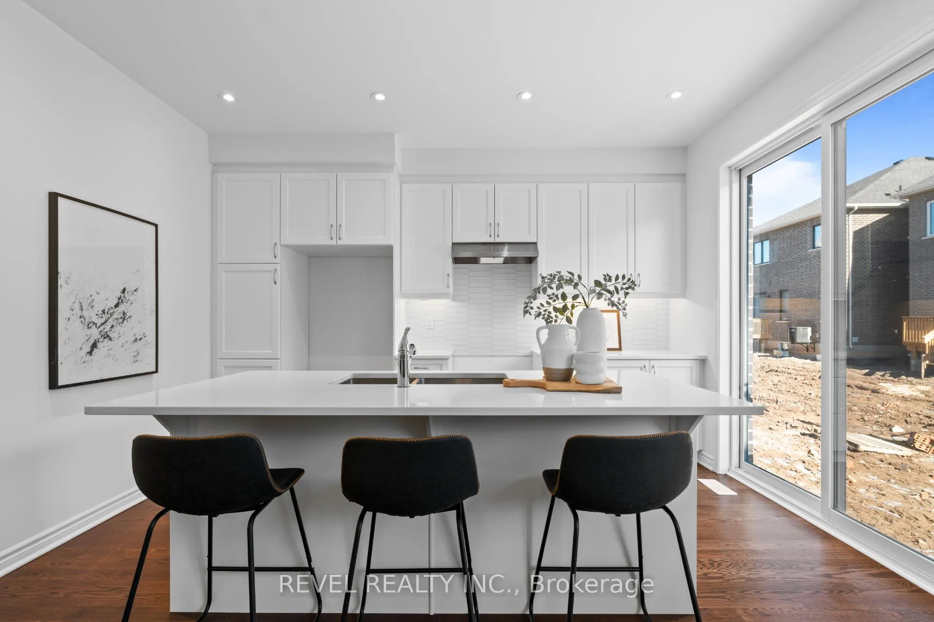 Photo 14 of 1367 Hearns Place, Milton, Bowes — HOMEH