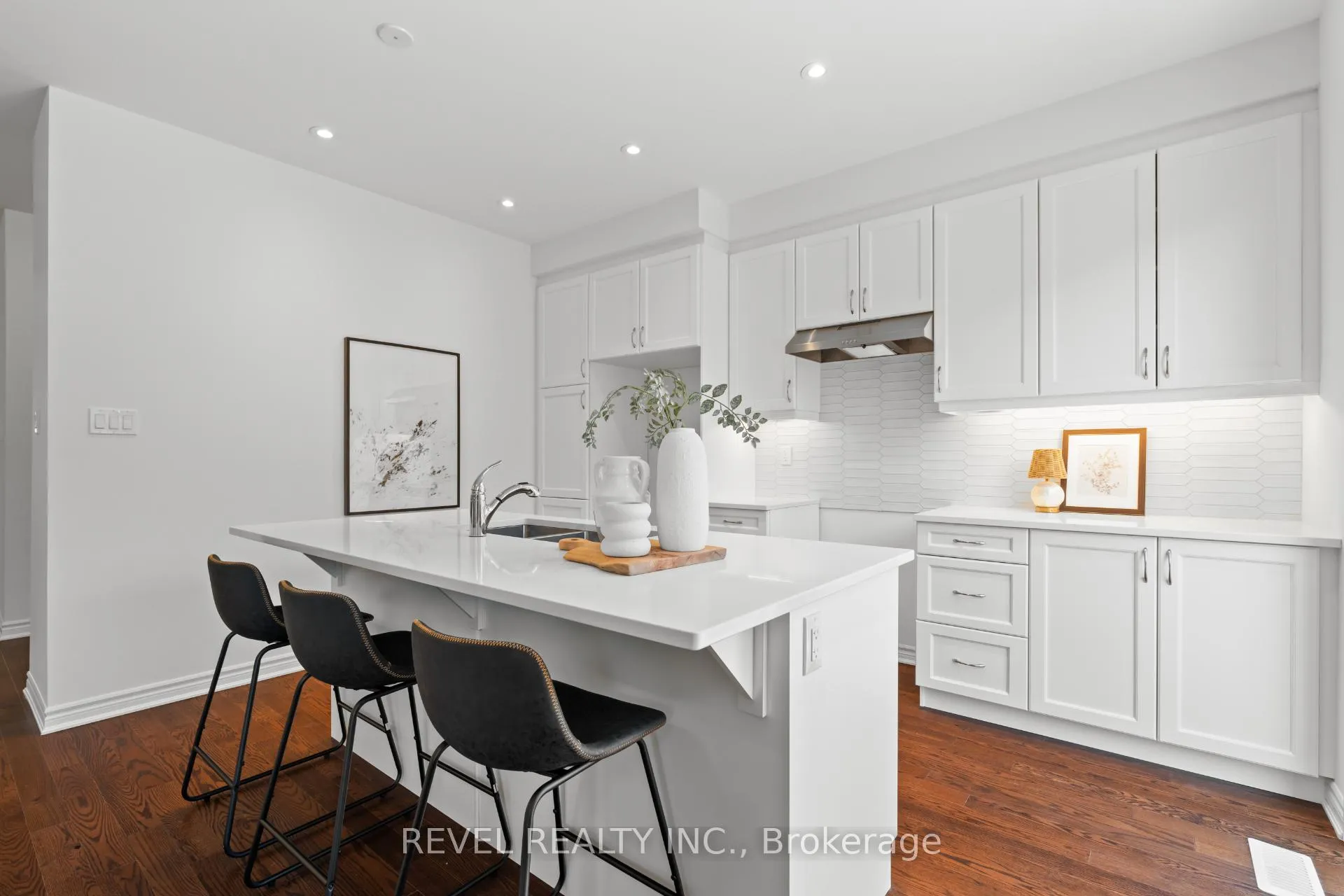 Photo 15 of 1367 Hearns Place, Milton, Bowes — HOMEH